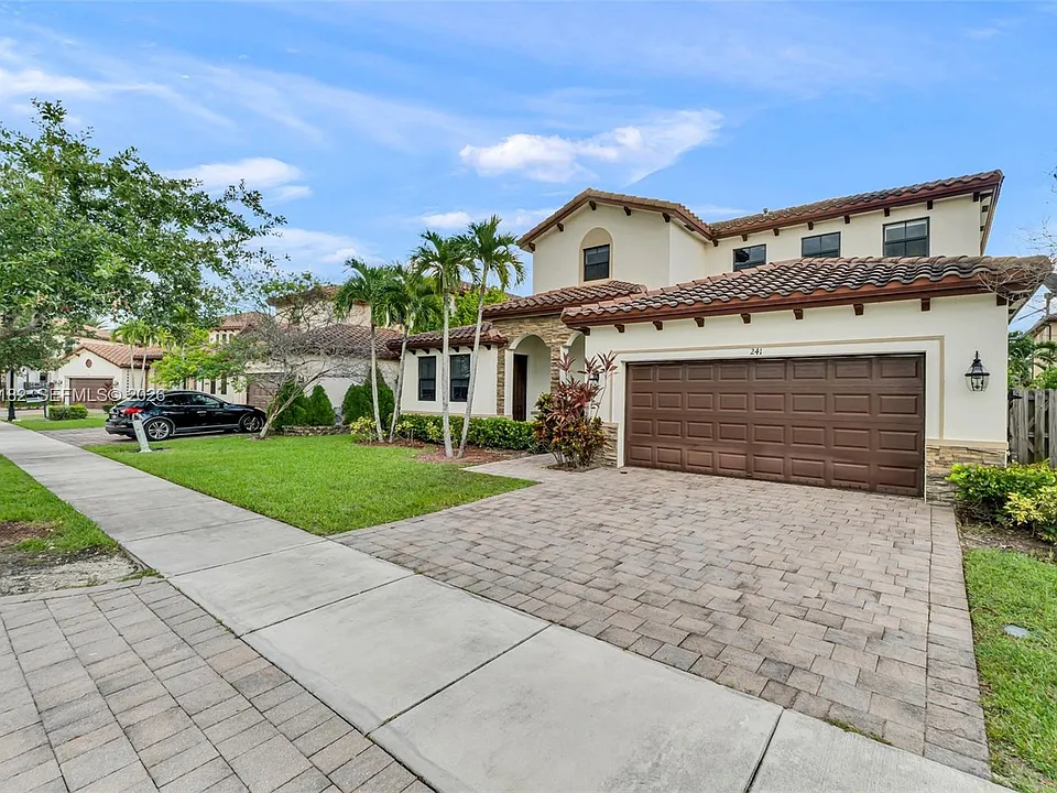 241 SE 35th Ave