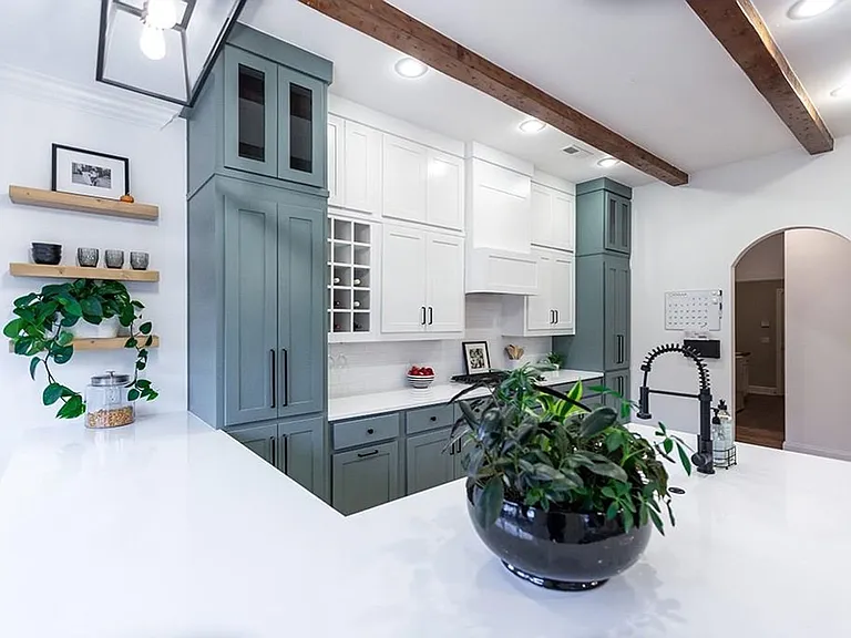 461 Bordeaux Ave — Photo 10