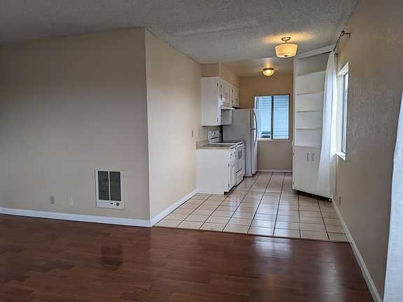 4th image of 3452 Elm Ave Unit 308