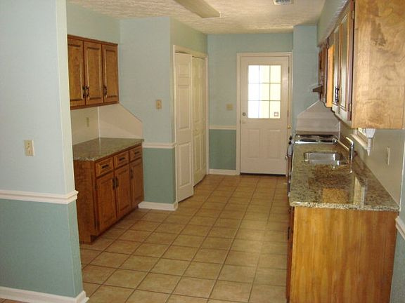3rd image of 1098 Lee Road 236