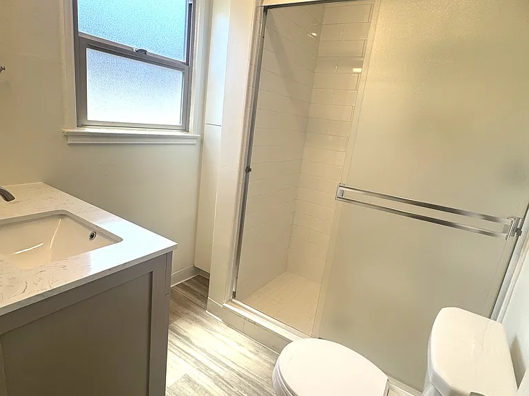 2945 De La Vina St #C — Photo 5
