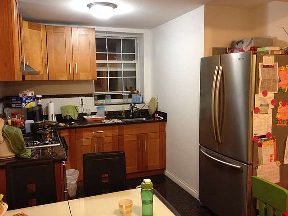 4th image of 189 Bay 23 St