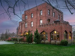 78 Rhode Island Ave APT 1, Newport, RI 02840