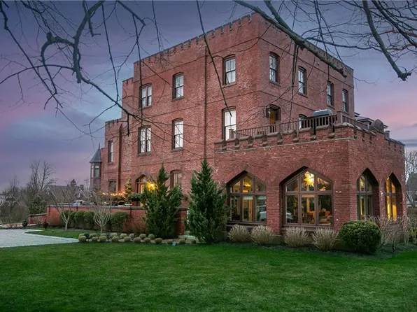 78 Rhode Island Ave APT 1, Newport, RI 02840