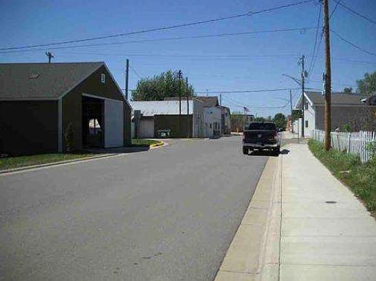 4th image of 111 1st St E