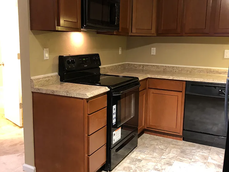 44A Shraders Ln — Photo 1