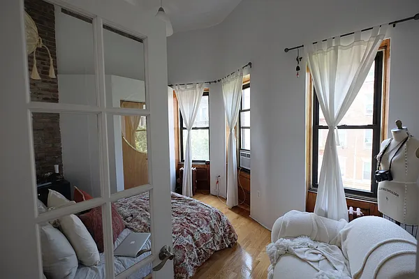 Rented by Keller Williams NYC | media 9