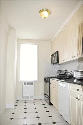 Rented by Weichert Manhattan Midtown | media 22