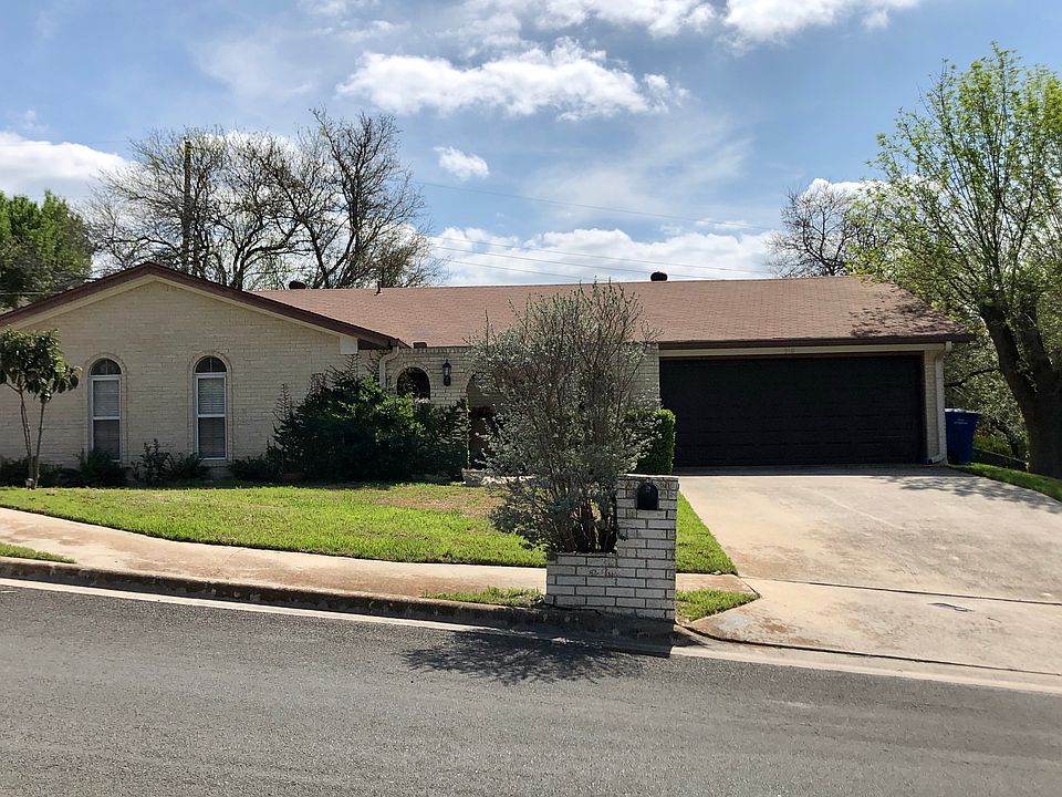 1st image of 918 Lynn Ln