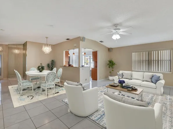 19 Bentwater Circle, Boynton Beach, FL 33426