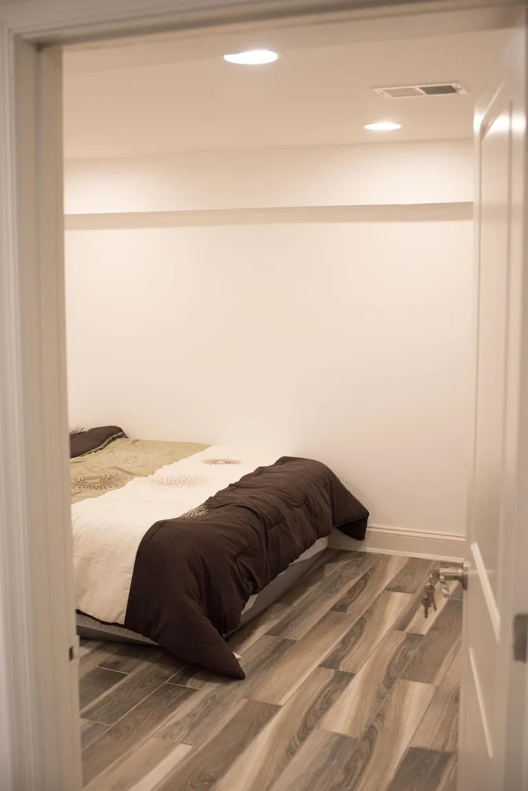 639 Kenyon St NW #2 photo 1