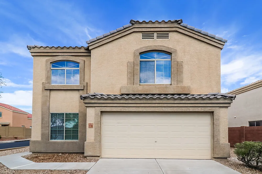5 bed, 2.5 bath, 2177 sqft, $2,270 — Photo 1