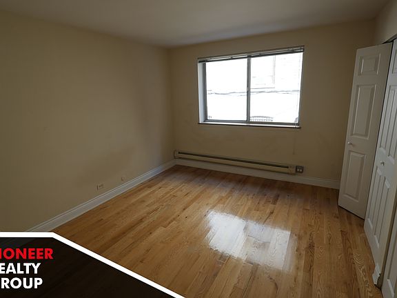 5th image of 650 W Wrightwood Ave #206