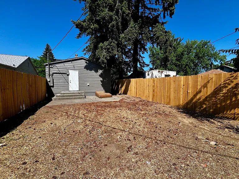 921 S 11th Ave — Photo 14