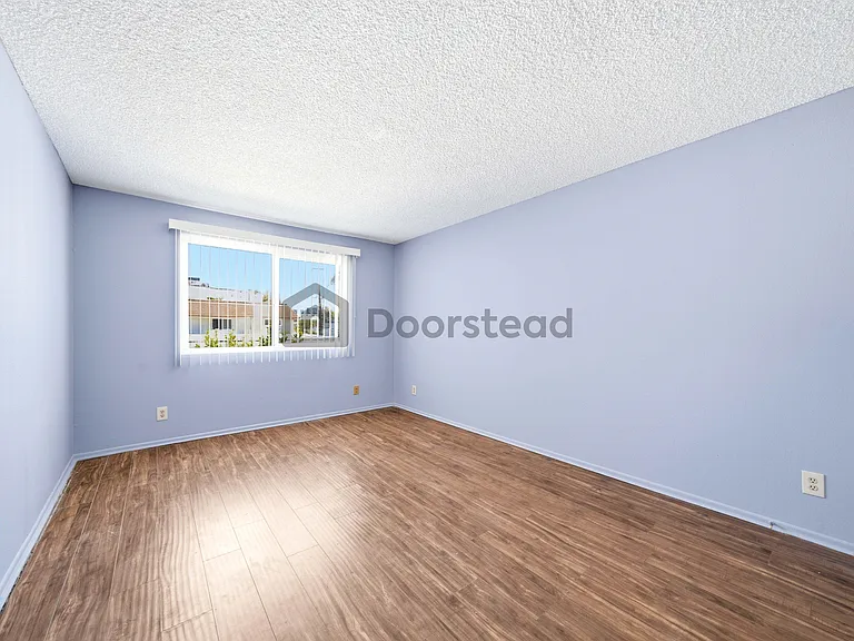 1826 S Bundy Dr #4 — Photo 19