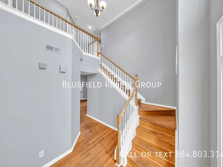 306 Fieldgate Ct — Photo 2