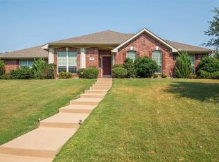 108 Wooded Creek Dr, Red Oak, TX 75154