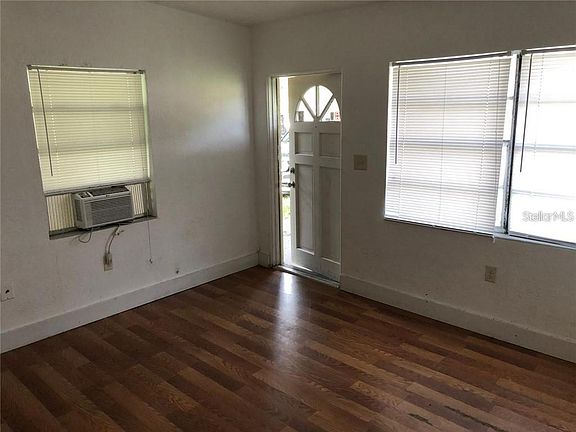 3rd image of 989 S Fiske Blvd #989 & 991
