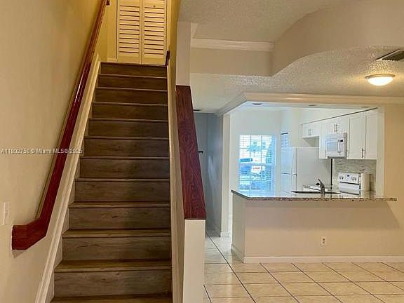 4th image of 21 Fleming Ct #0