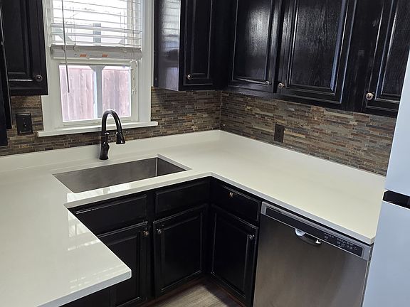 4th image of 1033 SE 223rd Ave