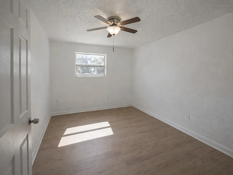 640 Jasmine Rd — Photo 6