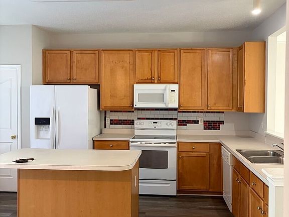 5th image of 52 Sikes Cir