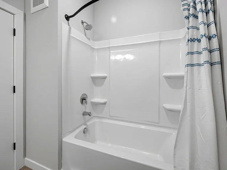 Zephyr Apartments — Photo 20