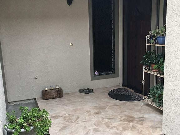 Private front entrance with French limestone tiles