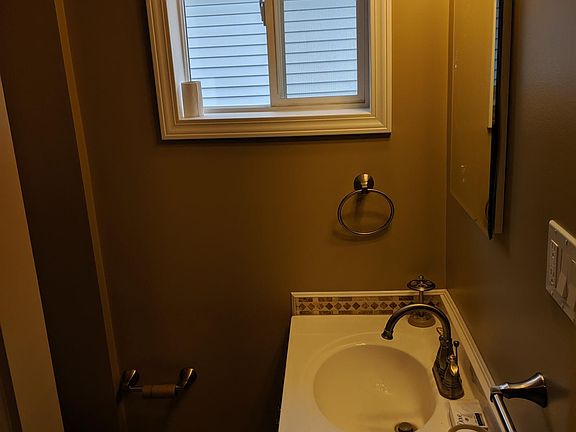 2nd image of 40 Burbank Ave