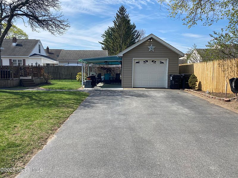 3rd image of 2801 Granville Avenue