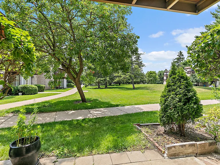 522 E Spruce Dr #1B — Photo 15