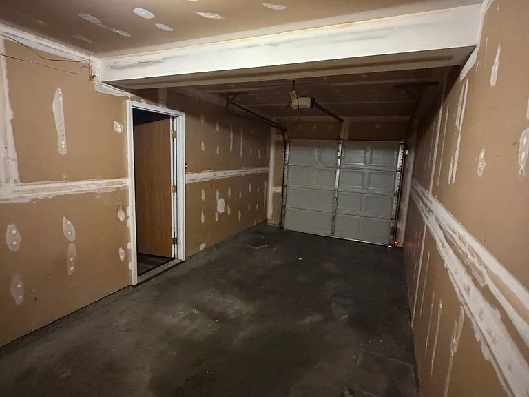 1152 Saint Matthew Ave — Photo 16