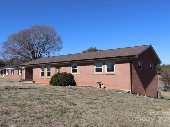 825 Sharpe Ln, Hiddenite, NC 28636
