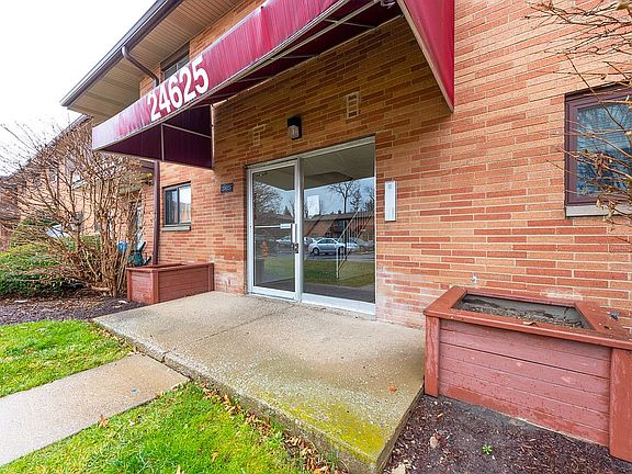 3rd image of 24625 Clareshire Dr APT 203