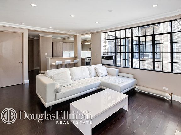 3rd image of 211 E 35th St APT 8F
