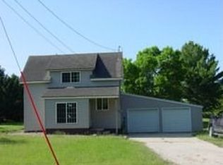 105 10th Ave SE, Cresco, IA 52136