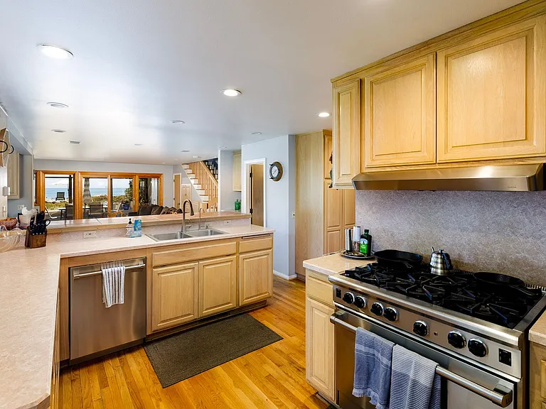 4499 Del Mar Ave — Photo 16