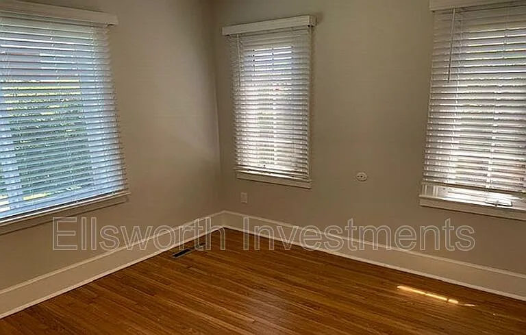 1631 Brookes Ave — Photo 14