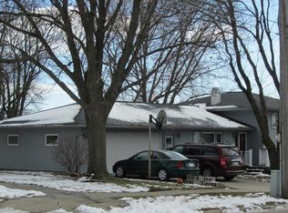1202 10th St, Grundy Center, IA 50638