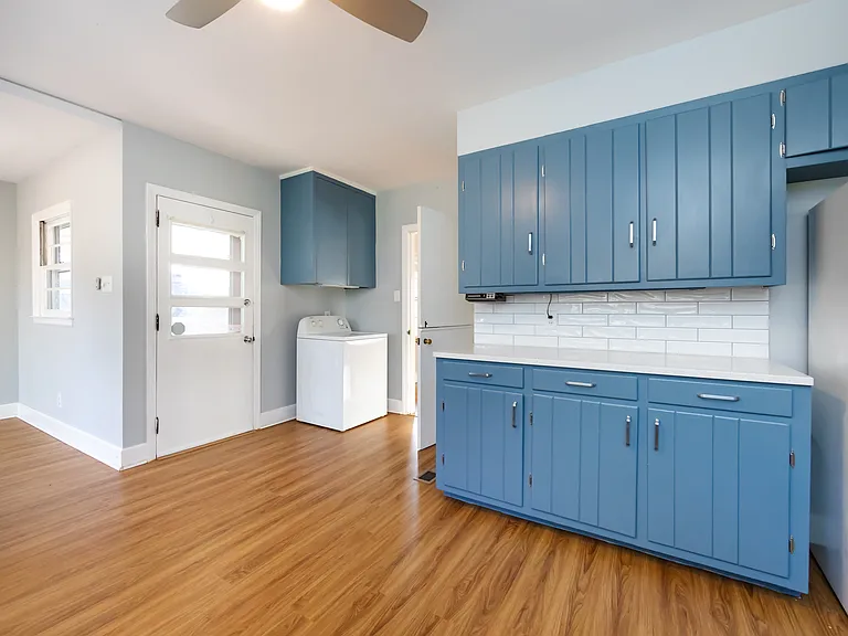 HUGE KITCHEN, NEWLY PAINTED