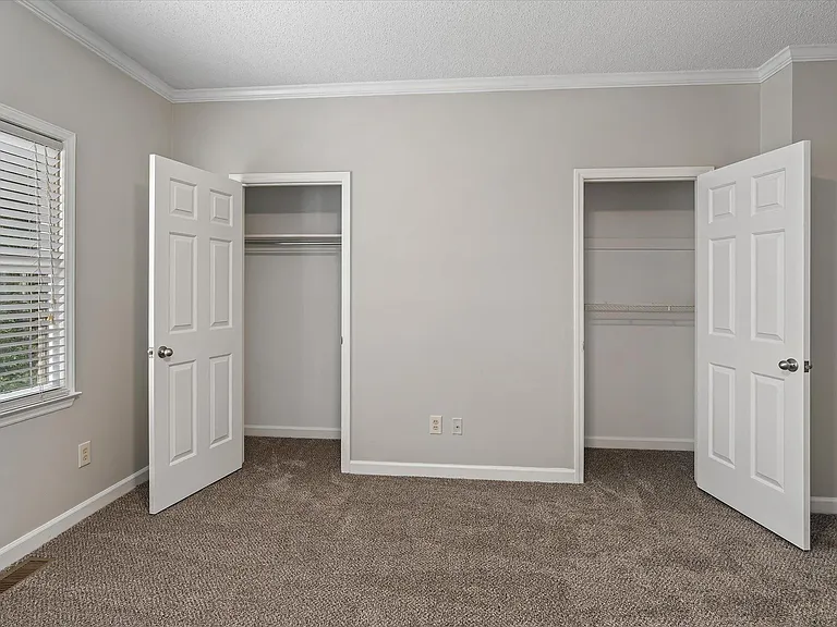 1810 Oakcrest Ct — Photo 20