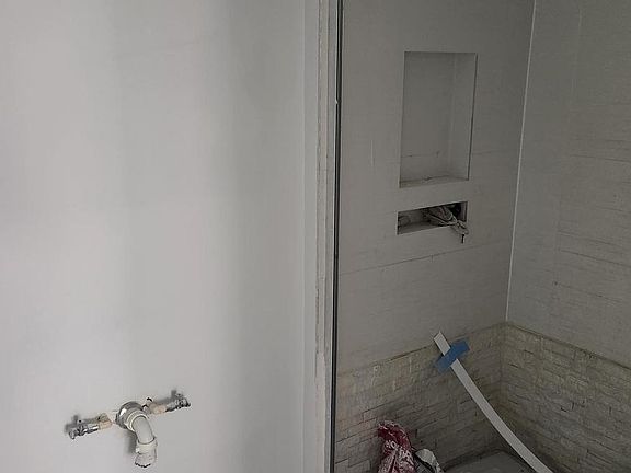 4th image of 2422 17th St NW #207