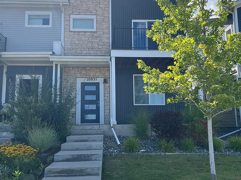 1095 Mountain Dr #B — Photo 1