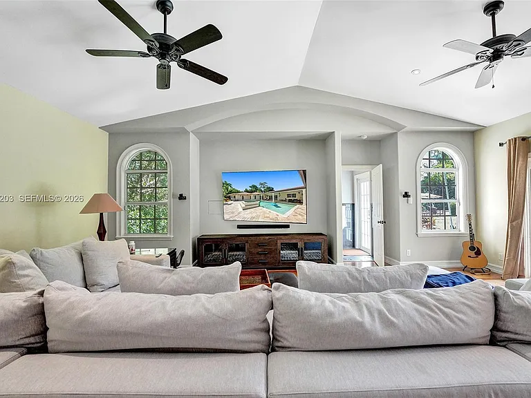 22180 Woodset Ln — Photo 66