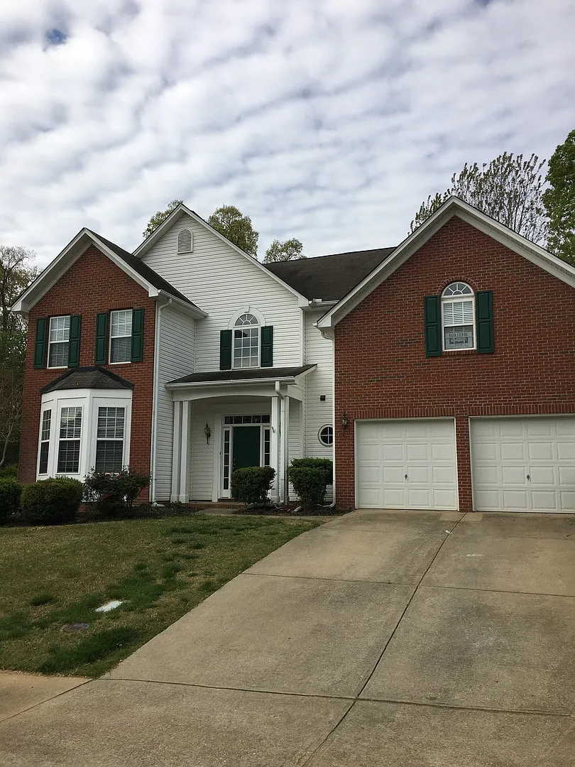 Simpsonville, 4BD/2.5BA, 2492SF — Photo 1