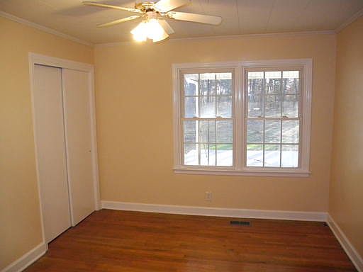 5th image of 2422 Wilkins St