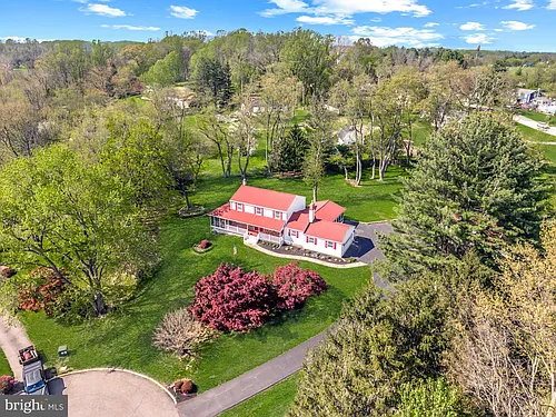 60 Paul Cir Photo 1