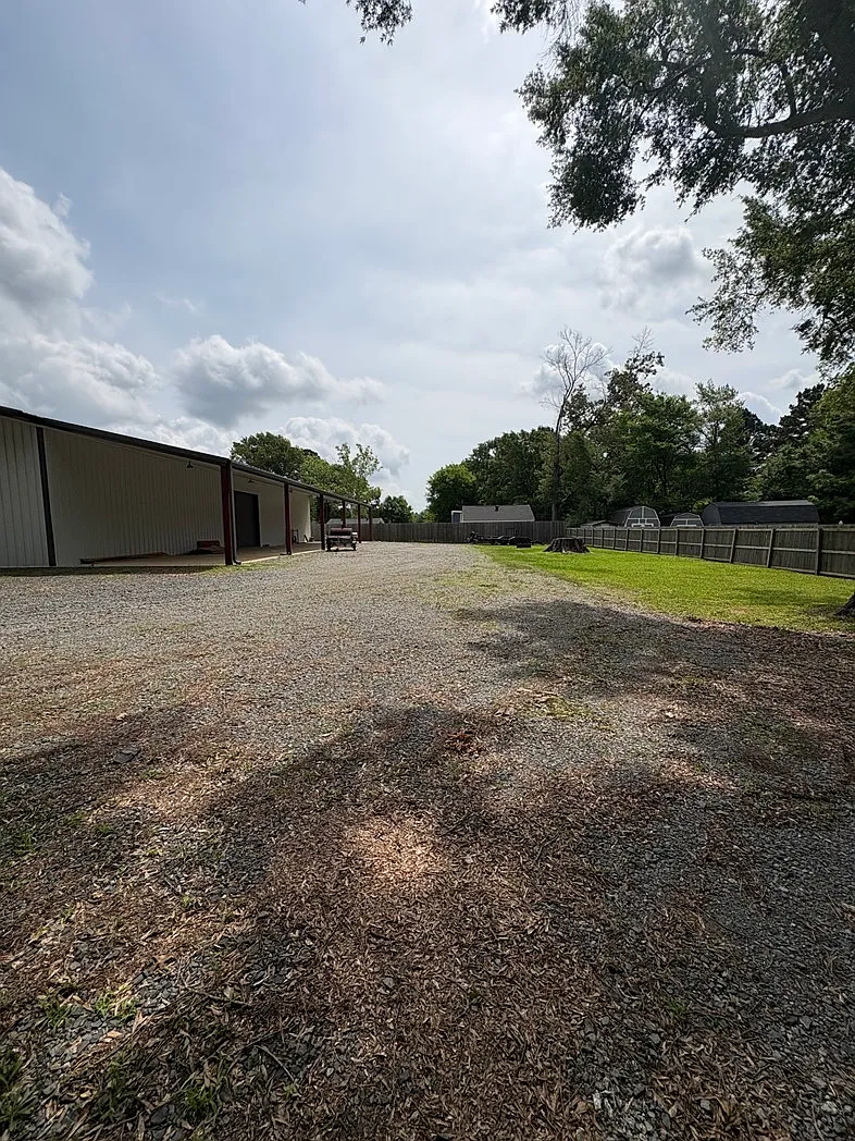 2 bed, 43560 sqft, $12,500 — Photo 4