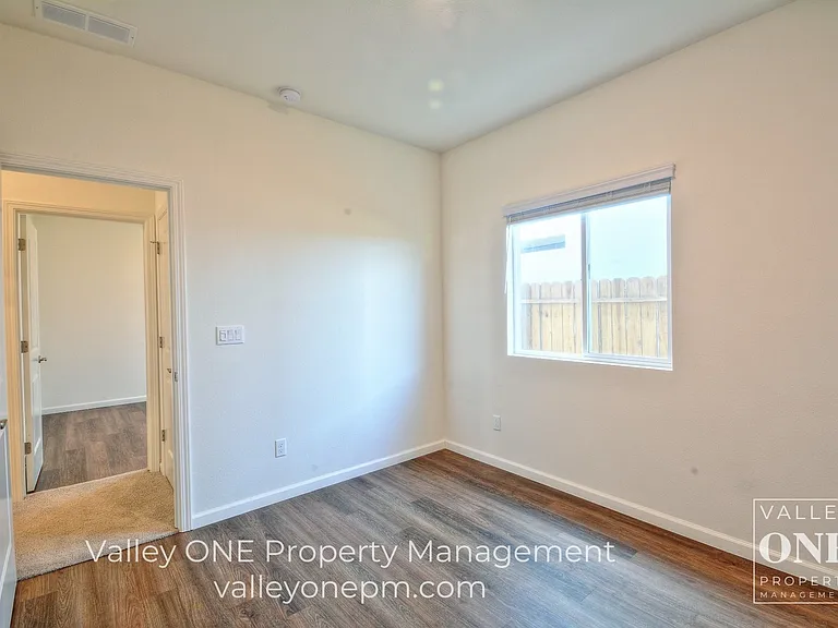 933 Tipton Ln — Photo 44