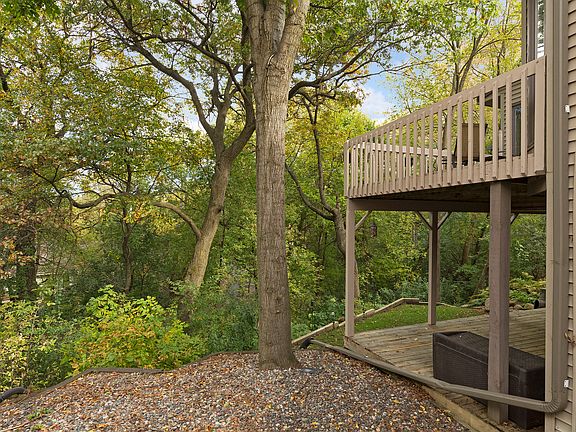 3rd image of 52 Garden Dr
